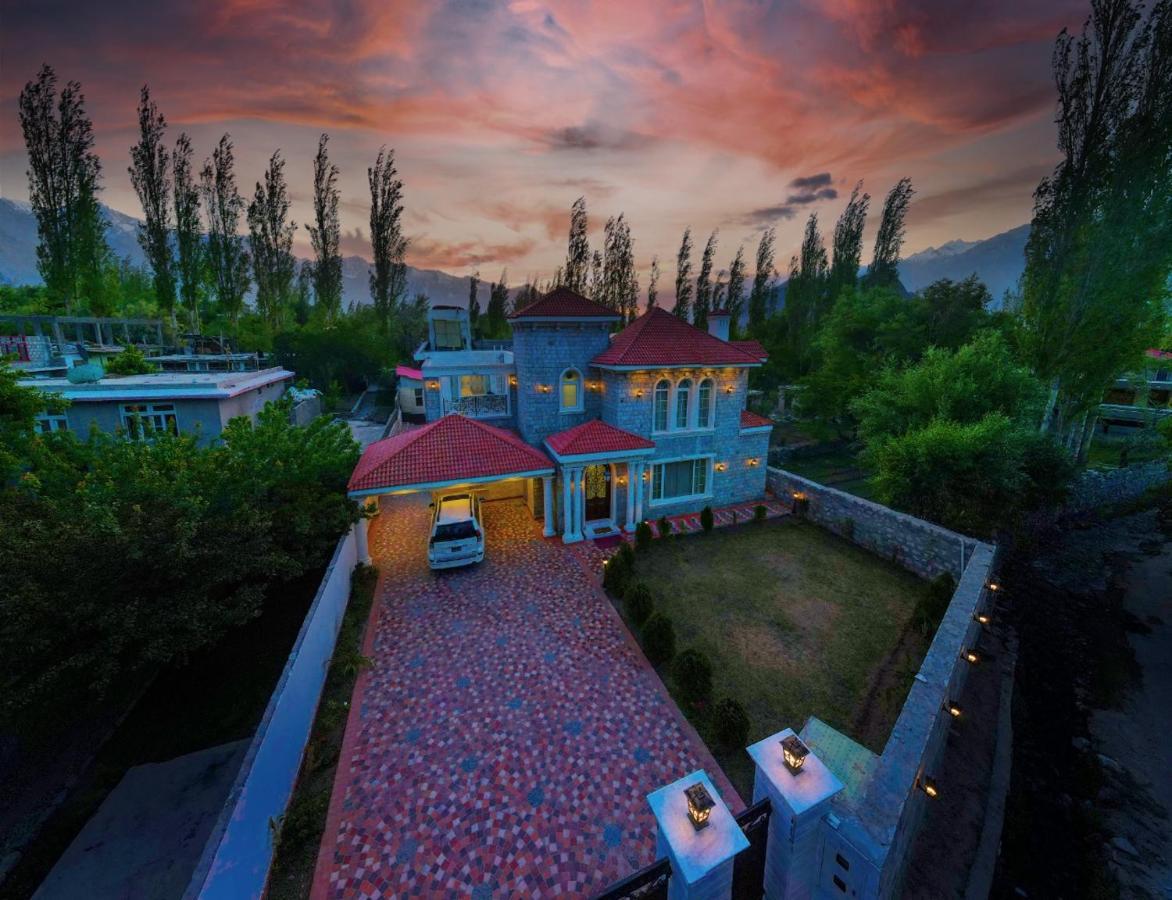 Arish Luxury Suites Skardu Bagian luar foto