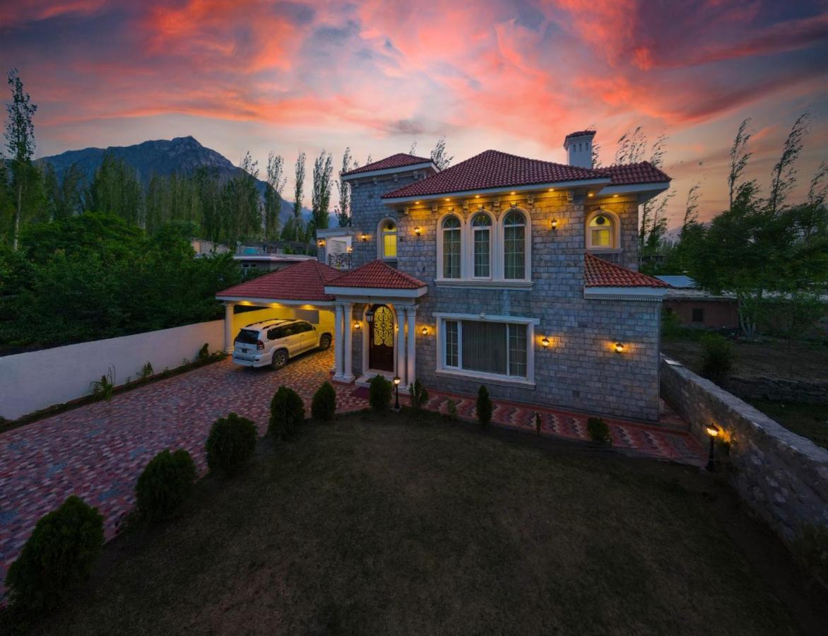 Arish Luxury Suites Skardu Bagian luar foto